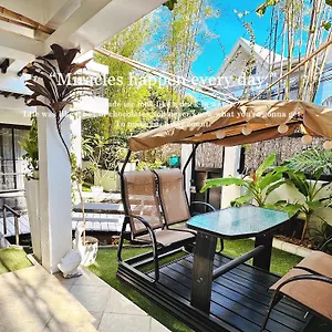 Bed & Breakfast Luxury Deluxe For Four, Las Pinas