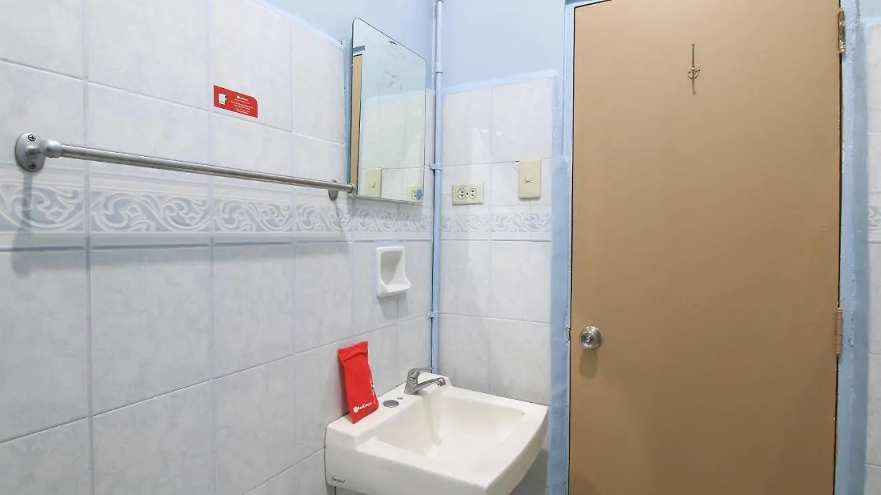 Hotel Reddoorz Plus Bienvenido Boarding House Las Pinas Weekly Stay